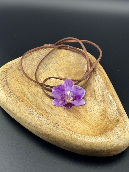Echte Orchideenkette mit Lederband #602