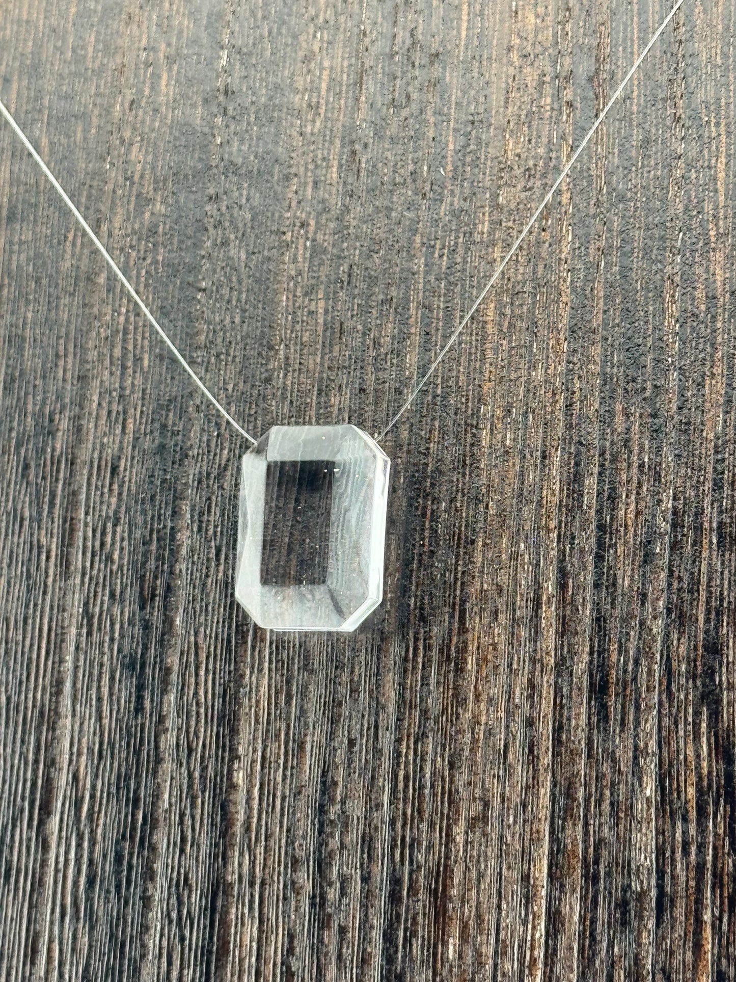 Schlichte Eleganz – Resin-Anhänger nach Wahl #611